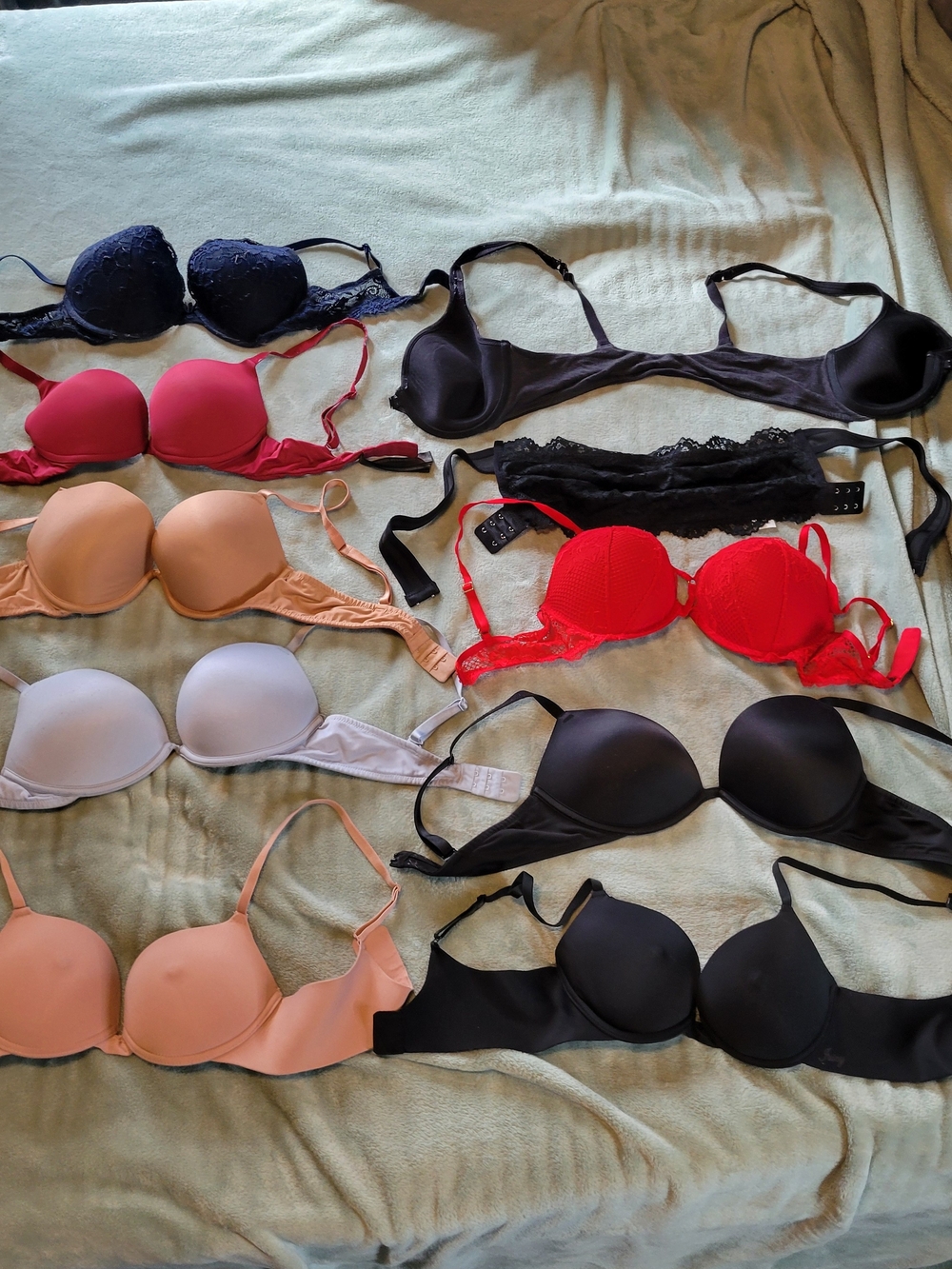 Mixed Color Women’s Push-Up Bra Assortment - 34C